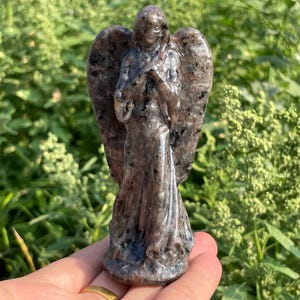 3.9&#39;&#39;+ Natural Yooperlite quartz angel,quartz crystal goddess,hand carved,Crystal Angel,Angel skull,Home Decoration Crystal Gifts 1pc