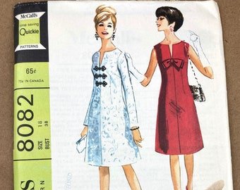 Vintage 60's Sewing Pattern, 60's Dress Pattern, Slim Sheath Dress, Mod Sleeveless Dress, Midcentury, McCalls 8082 Vintage Size 18 Bust 38