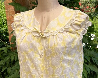 Vintage Yellow and White Cotton Floral Shirt with Sweet Feminine Details, Lace, Ruffles, Bow, Lolita, Coquette /FREE SHiPPING/ XS