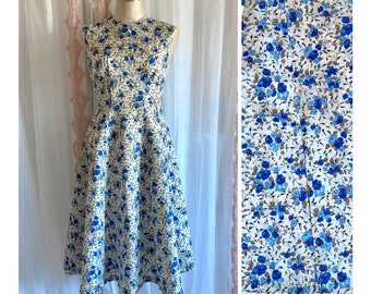 Vintage 60s Blue Floral Dress with Full Skirt, Fitted Waist, Cute Pockets //FREE SHiPPING// Size Small Medium, Rockabilly, Retro, Sweet