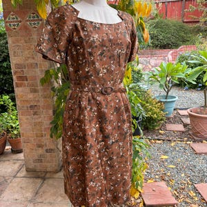 Vintage 60s Brown Floral Sheath Dress, matching SET with Cropped Jacket, Mid Century Day Dress //FREE SHiPPING// Size Medium/large w 29