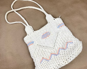 Vintage Crochet Purse, Natural White Hand Crocheted Woven Shoulder Bag, Pastels Pink Lavender // FREE SHIPPING // 70s Style Boho Hippie