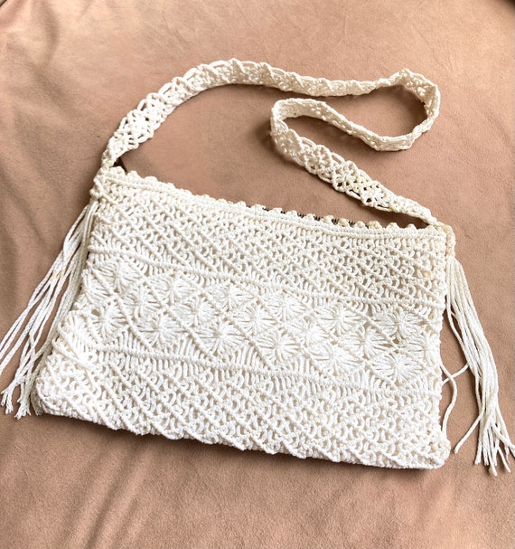Vintage White Clutch Crocheted Macrame Purse {White Boho Mini Small Purse}Vintage Trendy Small with Clear Coin Purse