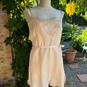 Vintage 1920s Peach Silk Step In, Roaring 20s  One Piece Teddy Lingerie, Chemise, Playsuit, Coquette, Sexy, Romantic /FREE SHiPPING/ Small M