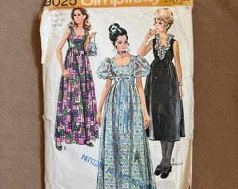 1970s Empire Waist Maxi Dress Sewing Pattern: Simplicity 9025, Bust 32"
