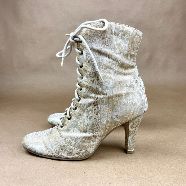 victorian style lace up boots
