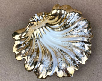 Vintage Jewelry Dish, Shell Shaped Dish with  Gold Metallic, Pretty Ceramic Porcelain Trinket Catchall //FREE SHIPPING// Boho Home Decor