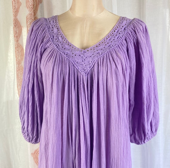 70s 80's Mexican Cotton Gauze Dress with Crochet … - image 9