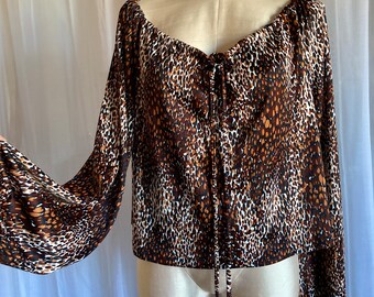 Vintage Slinky Nylon Cheetah Print Top // FReE SHIPPiNG // Long Sleeve Pullover, Full Sleeves, Cropped Leopard Print Animal Print 1960s 70s