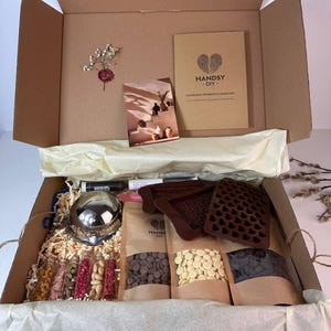 Choco Mini DIY Kit – Make Belgian Chocolate Bars with Toppings | Fun Gift Idea for Kids, Couples or Self-Care | Handsy DIY