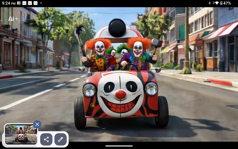 Op de afbeelding: Een rood-zwarte clownauto met een lachend gezicht aan de voorkant, bestuurd door verschillende clowns. De clowns dragen kleurrijke outfits en houden wapens vast. De auto rijdt over een straat.