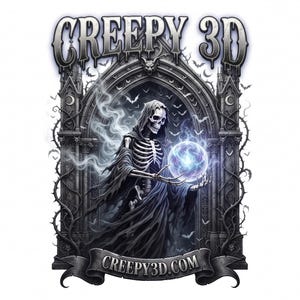 Pu&ograve; includere: Un'illustrazione grafica raffigurante uno scheletro con una tunica scura con cappuccio davanti a un arco gotico, che tiene in mano un globo blu luminoso. Il testo CREEPY 3D appare in alto e CREEPY3D.COM &egrave; su un banner in basso.