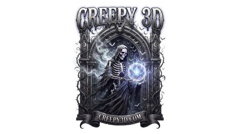 Pu&ograve; includere: Un'illustrazione grafica raffigurante uno scheletro con una tunica scura con cappuccio davanti a un arco gotico, che tiene in mano un globo blu luminoso. Il testo CREEPY 3D appare in alto e CREEPY3D.COM &egrave; su un banner in basso.