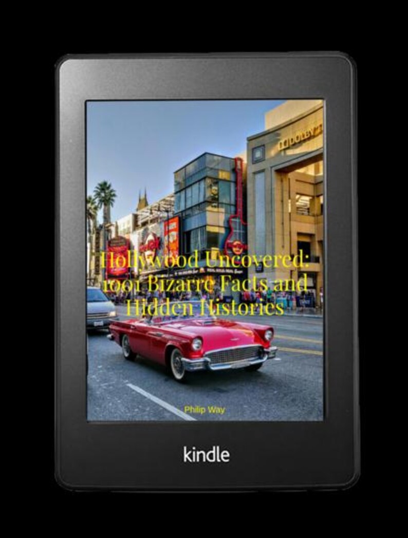 Puede incluir: Un lector de libros electr&oacute;nicos Kindle muestra la portada del libro "Hollywood Uncovered: 1001 Bizarre Facts and Hidden Histories" de Philip Way. La portada muestra un coche rojo en una calle de Hollywood.
