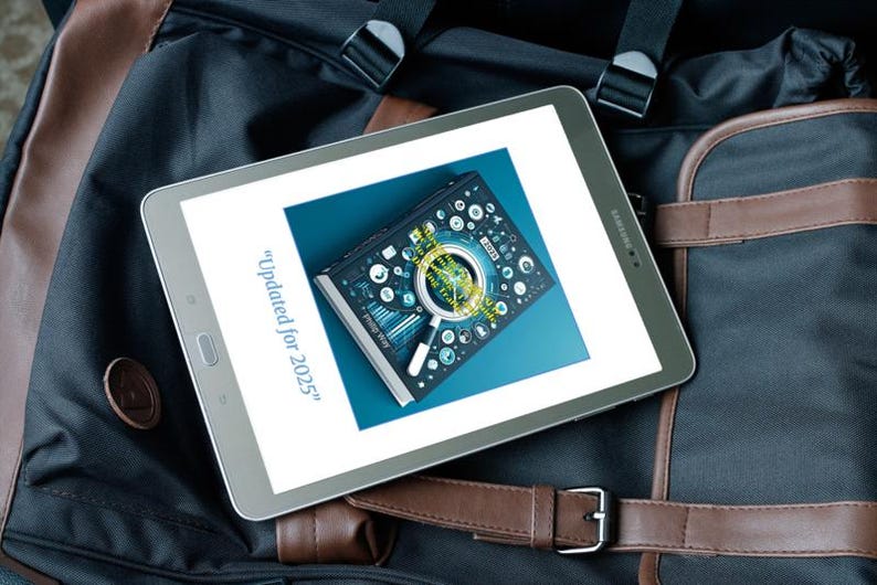 Puede incluir: Una tableta plateada muestra una portada de libro digital con una lupa e iconos, sobre un fondo azul. El texto "Updated for 2025" es visible. La tableta descansa sobre una bolsa negra y marr&oacute;n.
