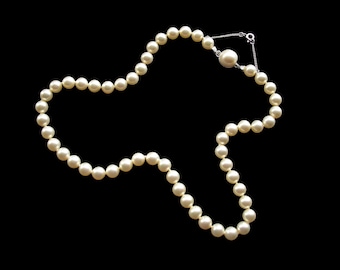 Vintage Single Strand MAJORICA STYLE Pearl Necklace, Hand-knotted Pearls, Perlas de Mallorca, Majorca Pearls, Classic Pearl Necklace