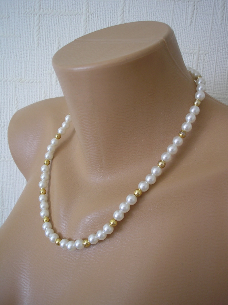 Vintage Single Strand Pearl Necklace, Vintage Pearl Choker, 1980s Jewellery, Pearl and Gold