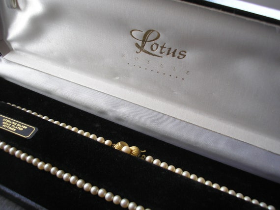 Lotus royale pearl necklace sale