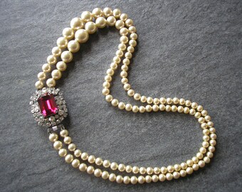 Vintage 2 Strand Pearl Necklace with Ruby Rhinestone Clasp, Pearls With Side Clasp, Graduated Faux Pearls, Cream Pearl Collar, 1950s Pearls