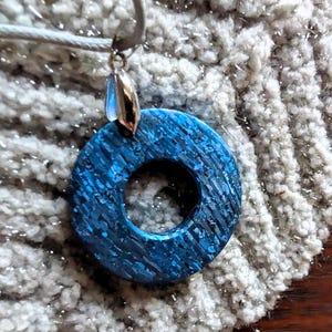Crystallised titanium damascus pendant necklace, blue