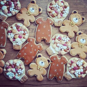 18 Custom Cookies