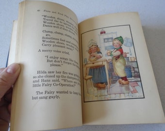 1923 Flora and Fred Play Housekeeping by Laura Rountree Smith Children's Book Dutch Children Van Vliet Books