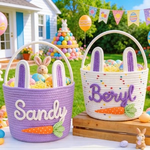 Puede incluir: Un juego de tres tazas de cerámica con un acabado mate moteado. Las tazas son en tonos crema, gris claro y gris oscuro. Cada taza tiene un diseño simple y minimalista, ideal para café o té.