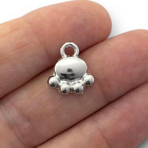 10 x Paw Print Charms / Pendants - Antique Silver Tone A05