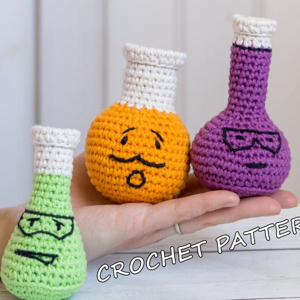 Chemistry flask set crochet pattern US English - three different lab flasks - conical, round bottomed and measuring flask amigurumi tutorial