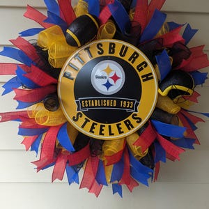 Black & Gold Football Fan Wreath | Handmade Sports Mesh Wreath | Game Day Door Decor | Team Spirit Front Door Hanger | Football Season