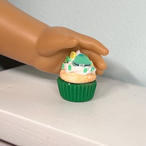 Mini St Patrick’s Day cupcake faux food 1/3 scale for 14.5”- 18” doll, Smart Doll-elf props- dollhouse accessory- holiday snacks