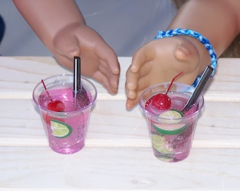 2 bebidas para muñecas de 14 a 18 pulgadas: agua con limón, granizado de cereza, leche, limonada, refresco de lima y cereza, cola y refresco a escala 1/3.