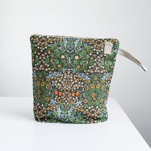 Project Bag with zipper with print William Morris Blackthorn