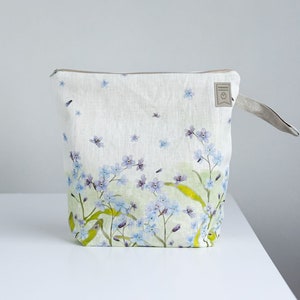 Not Forgotten Flowers print project bag. Work in progress Project Bag with zipper. Yarn organizer