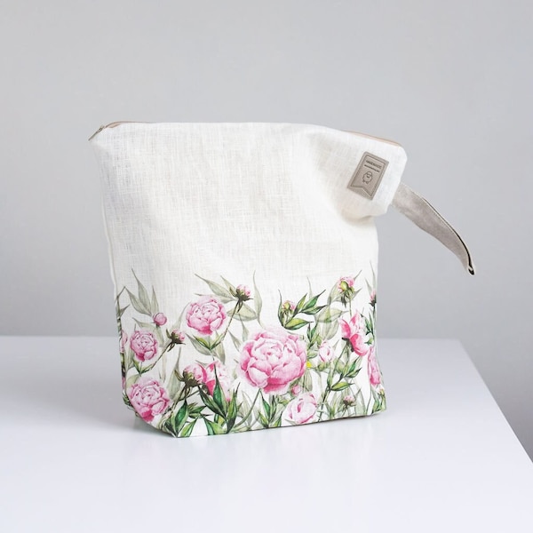 Peony print project bag. Work in progress Project Bag with zipper. Yarn organizer