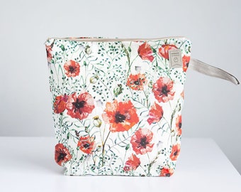 Poppy flowers print project bag. Work in progress Project Bag with zipper. Yarn organizer