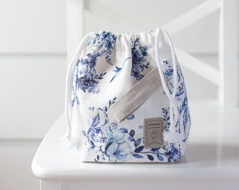 Project Bag. Small. Special KnitterBag design. Toile de jouy Linen pattern print.