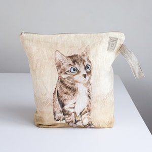 Project Bag with zipper for knitters. Bag with cat print