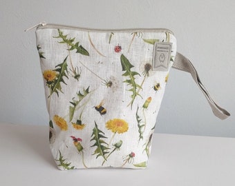 Project bag with Dandelions print. Work in progress Project Bag with zipper. Yarn organizer