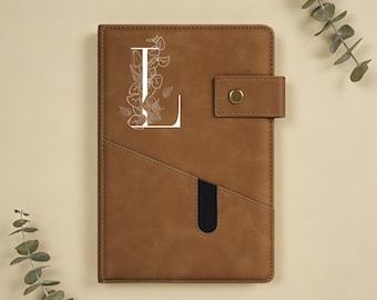 Libreta personalizada A5 de piel con logo y texto. Ideal para el día a día, el trabajo, la universidad o como regalo.