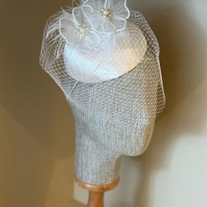 Small Ivory Wedding Felt Pill Box Veil Fascinator Hat, Designer Elegant Bride Hat, Bridal Hat, Birdcage Veil, Flower Hat,  Bridal Fascinator
