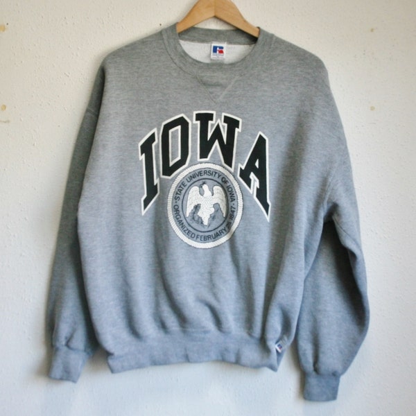 Vintage Reto University of Iowa Sweatshirt - Russell Athletic USA - L/XL