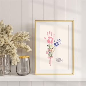 Regalo di buon compleanno da neonato o bambino per mamma o nonna - Arte e lavoretto con le impronte delle mani, attività ricordo, biglietto d'auguri con download immediato
