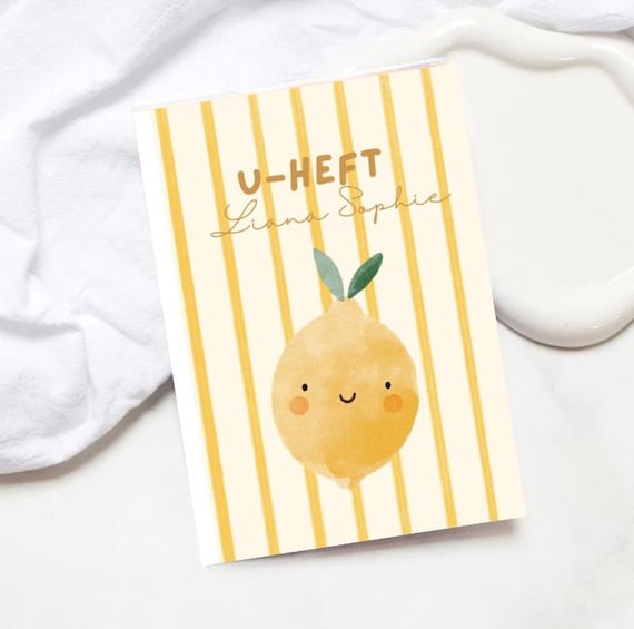 U-Heft Hülle personalisiert mit Namen | Motiv Zitrone Aquarell | Geschenk zur Geburt Junge & Mädchen | Schutzhülle Untersuchungsheft Baby