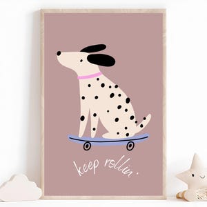 Póster de dálmata para habitación infantil: perro en patineta, decoración de pared divertida para amantes de los animales, impresión satinada A4.