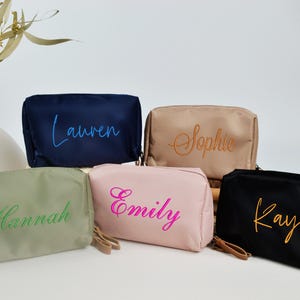 Bridesmaid Makeup Bag,Personalized Toiletry Bag,Custom Name Cosmetic Bag,Bachelorette Party Gift,Bridesmaid Gift,Best Friend Birthday Gift