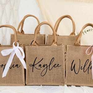 Personalized Bridesmaid Gift Bag, Custom Burlap Gift Bag, Beach Tote Bag, Bachelorette Party Bag, Bridesmaid Proposal Gift, Wedding Day Gift