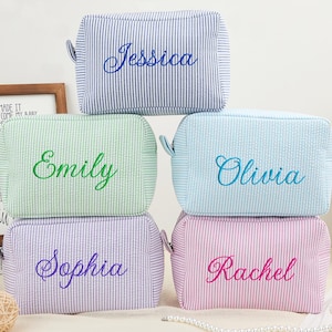 Personalisierte Seersucker Make-up-Tasche, Kulturtasche, Kosmetiktasche, Brautjungfer Geschenke, Geschenke für die Braut, Make-up-Veranstalter
