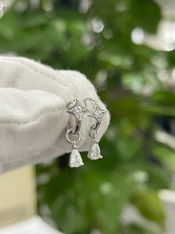 S925 Sterling Silver + High Quality Cubic Zirconia Shiny Star Huggie Earrings Hypoallergenic Minimalist Shining Sparkle Hoop Simple Huggies
