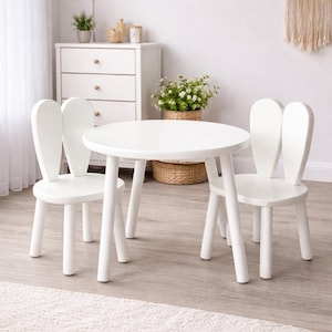 Ronde kindertafel met 2 konijnenstoeltjes, handgemaakte peutermeubelset, Montessori-decoratie voor de kinderkamer, activiteitentafel voor de speelkamer, cadeau-idee